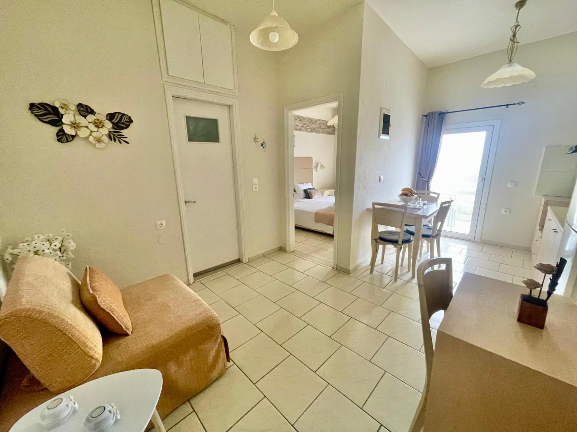 Sea View Apts & Suites By Pachiplex Малиа Екстериор снимка